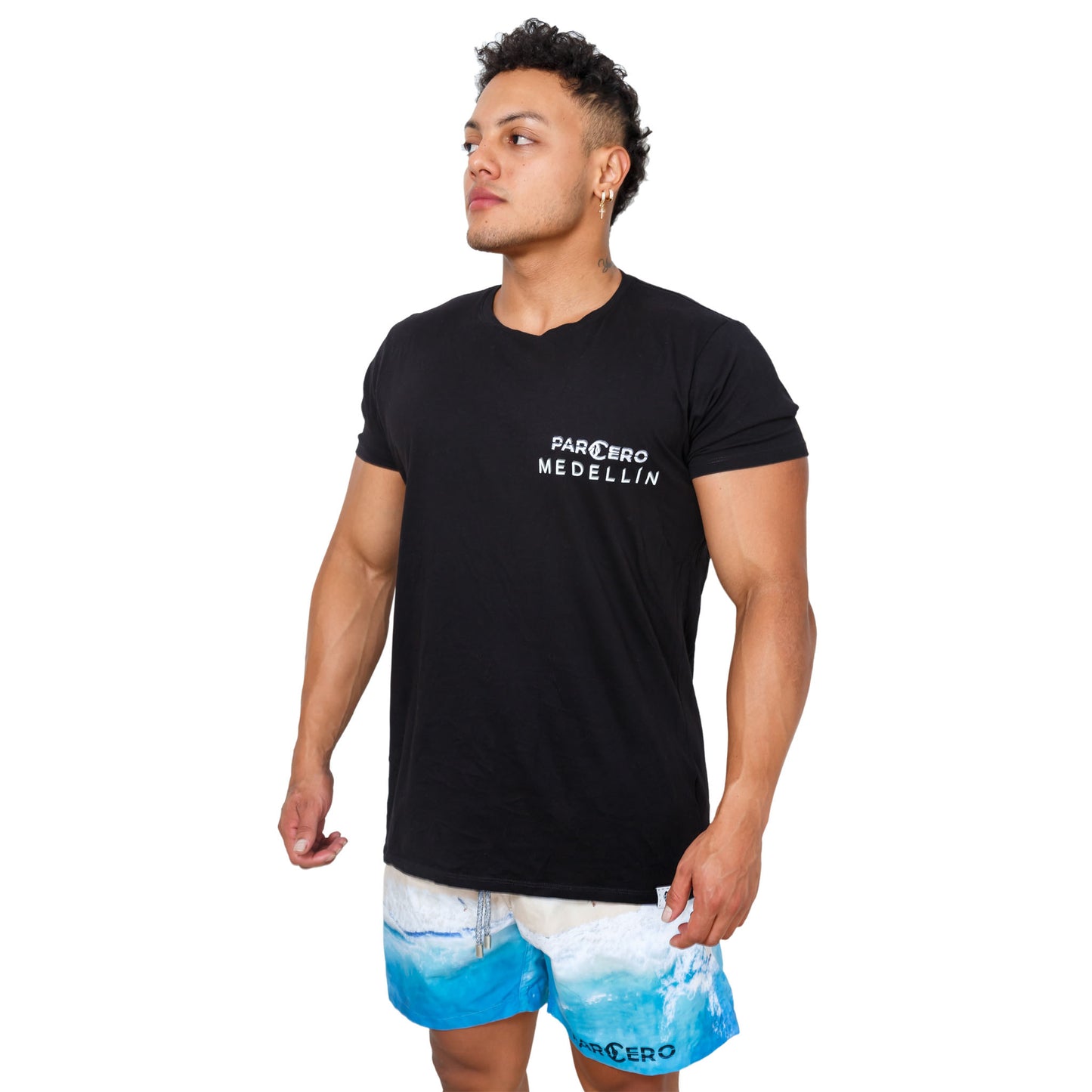 T-SHIRT AUS PIMA BAUMWOLLE MIT KLEINEM LOGO